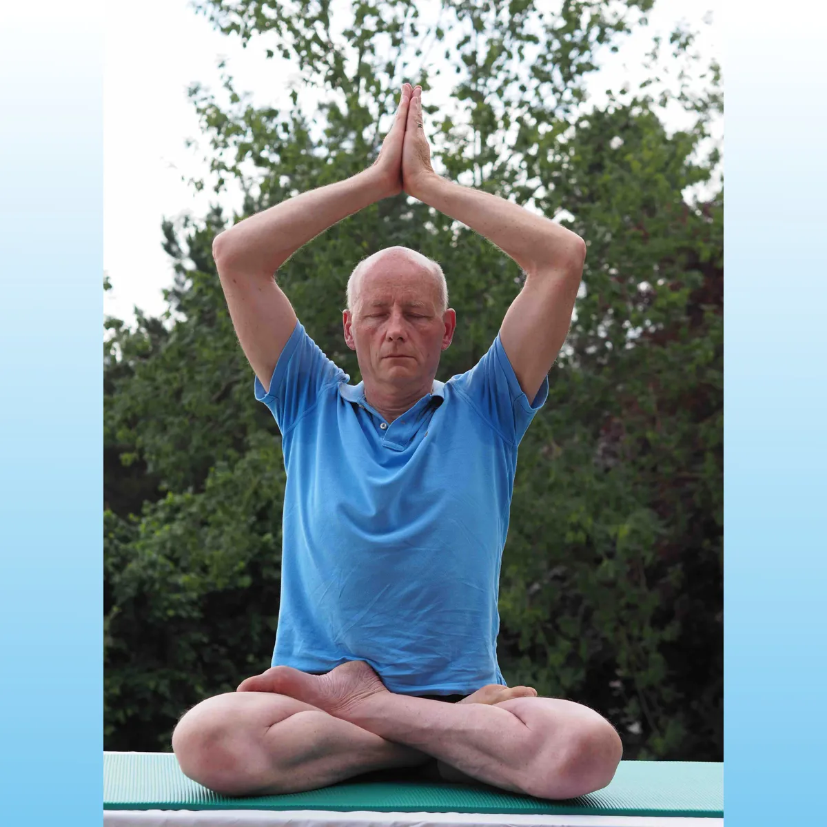 Photo de François LEVIE, professeur de yoga